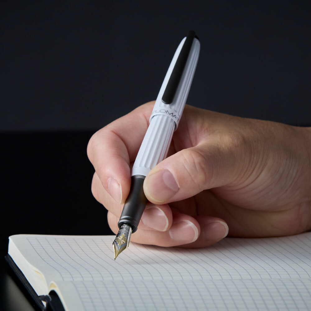 公式 ディプロマット アエロ  パールホワイト ミッドナイトブルー 万年筆