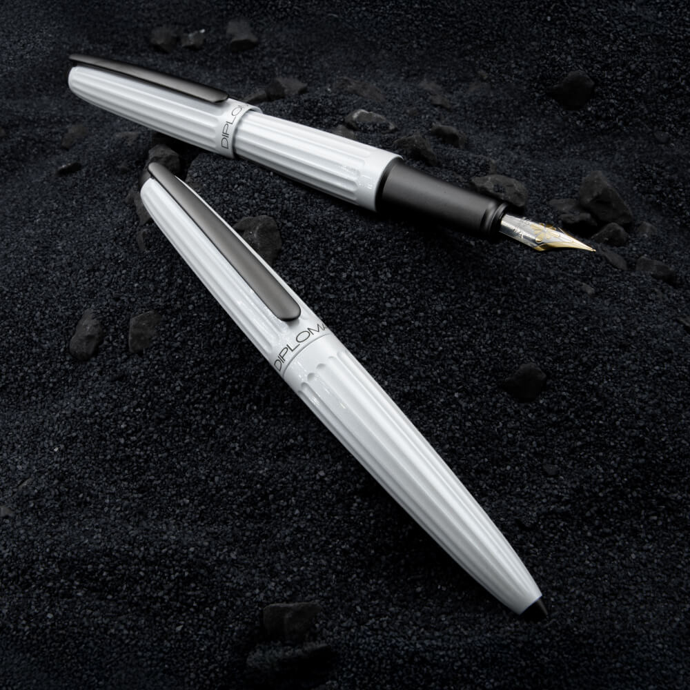 公式 ディプロマット アエロ  パールホワイト ミッドナイトブルー 万年筆