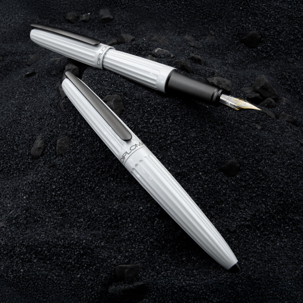 公式 ディプロマット アエロ  パールホワイト ミッドナイトブルー ボールペン