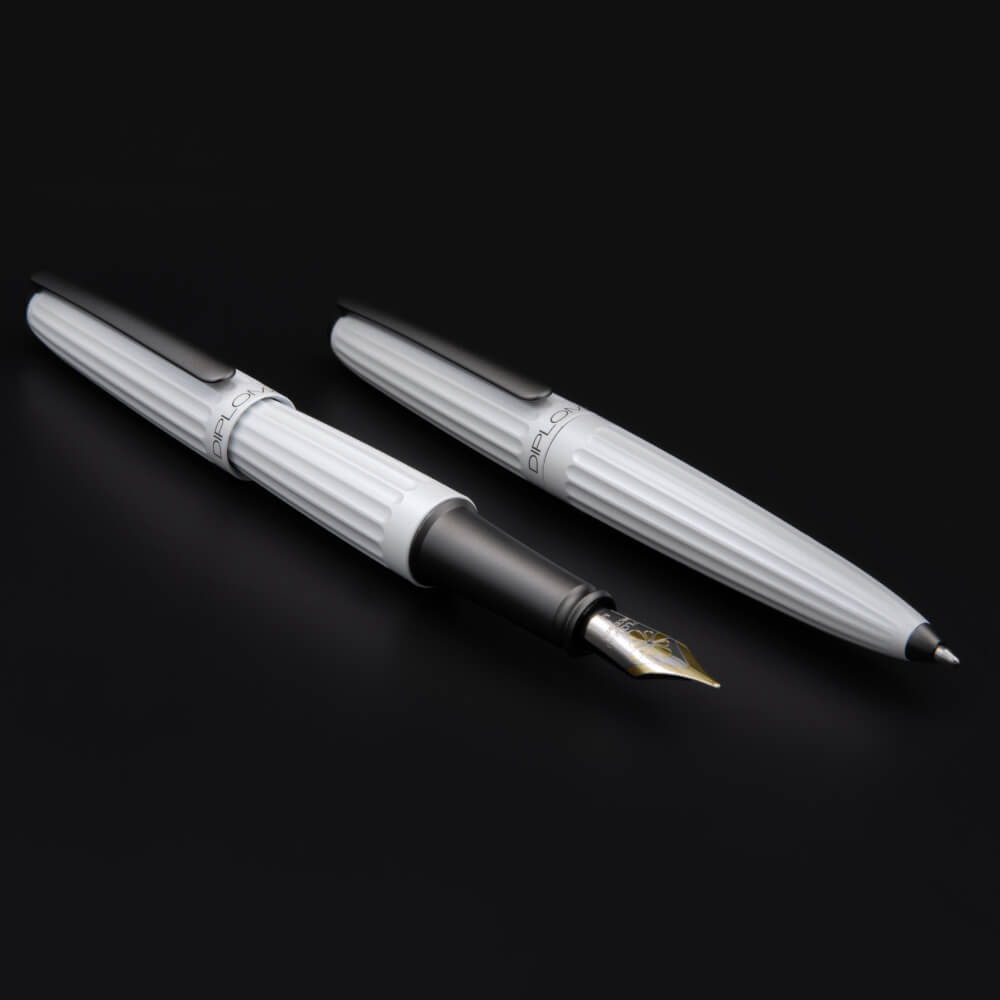 公式 ディプロマット アエロ  パールホワイト ミッドナイトブルー ボールペン
