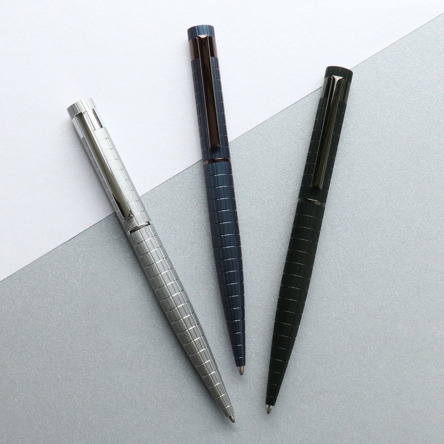 ヒューゴボス　ループバウハウス 　ボールペン